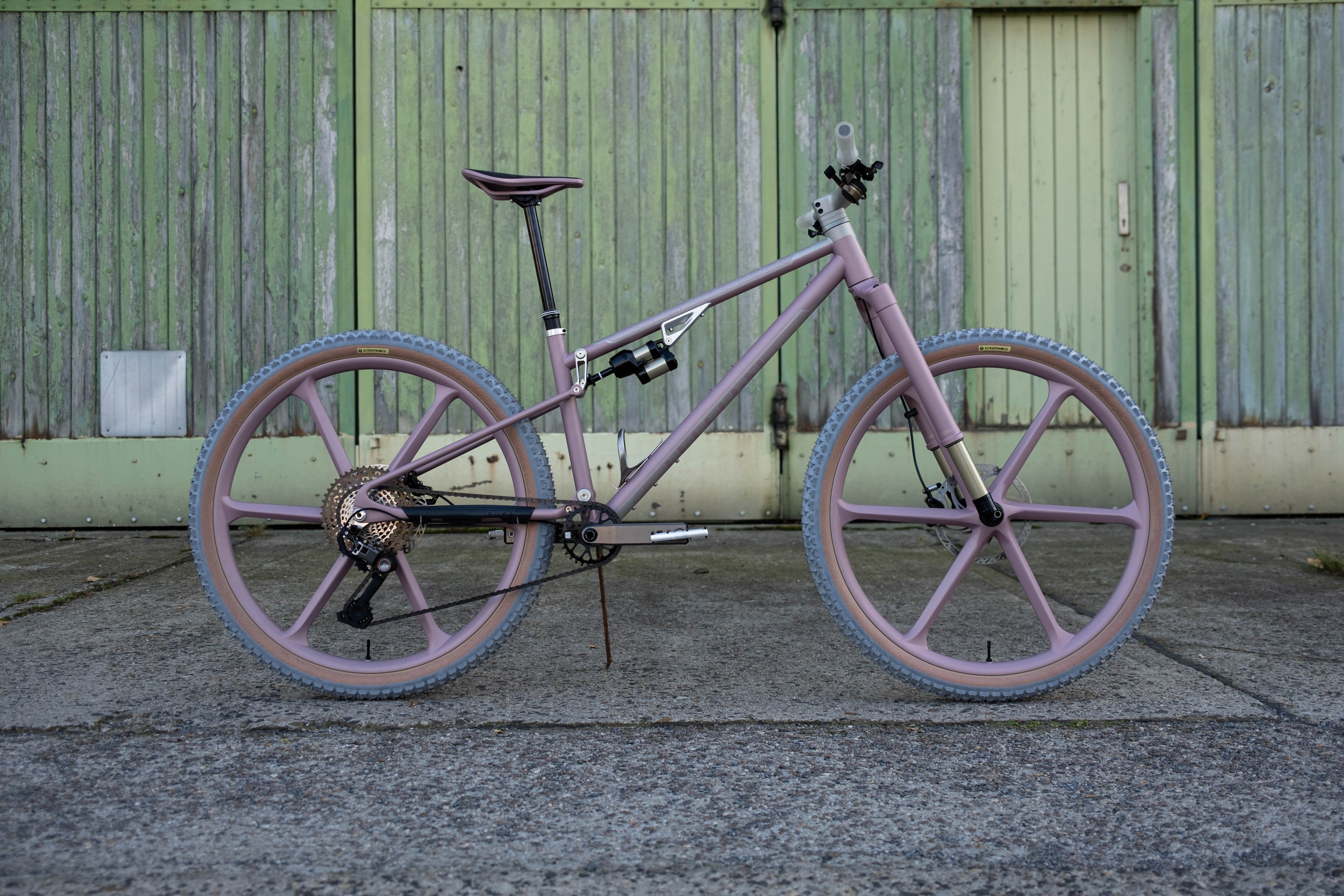 HuhnCycles Chabo Trailbike - geek components Flaschenhalter
